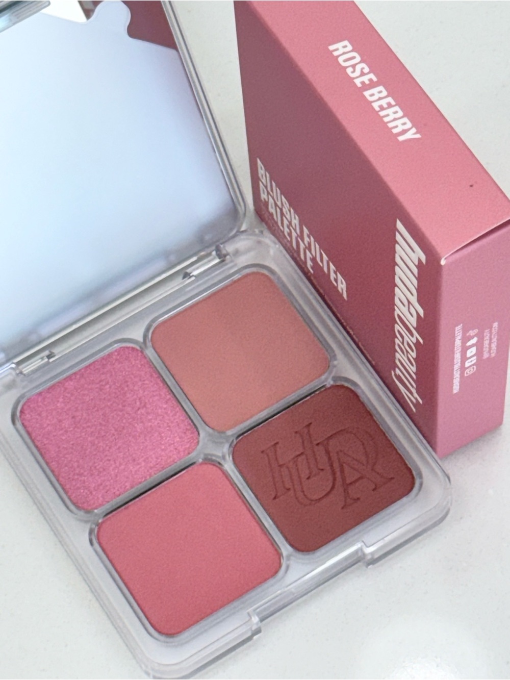 Huda Beauty Rose Berry Blush & Cheek Palette - Pink/Rose 🌸NIB🌸